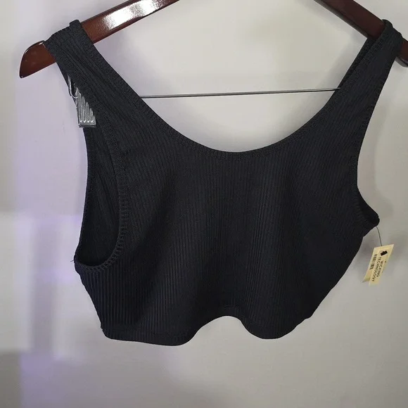 Aero Crop Top - Picture 3 of 5